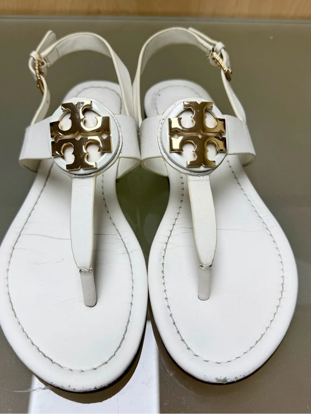 Tory Burch Bryce White Leather Thong Sandals with Gold Emblem